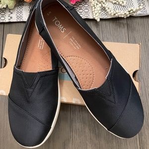 TOMS Women’s Slip On Avalon Black Nylon NWB 9B